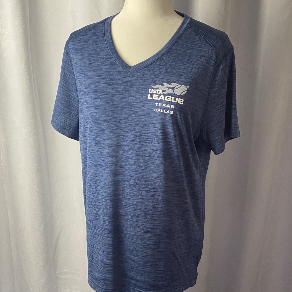 USTA Dallas sport t-shirt.